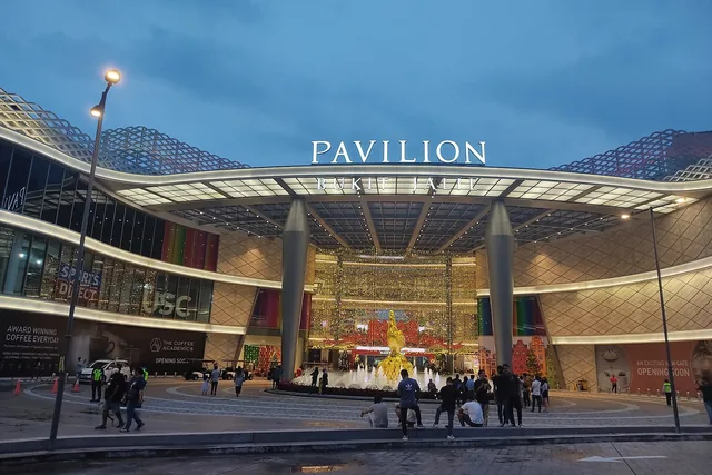 The main entrance of Pavilion Bukit Jalil at dusk